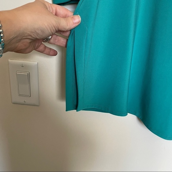 Sympli Focus Asymmetric Cutout Tunic Top 4 - Picture 4 of 9